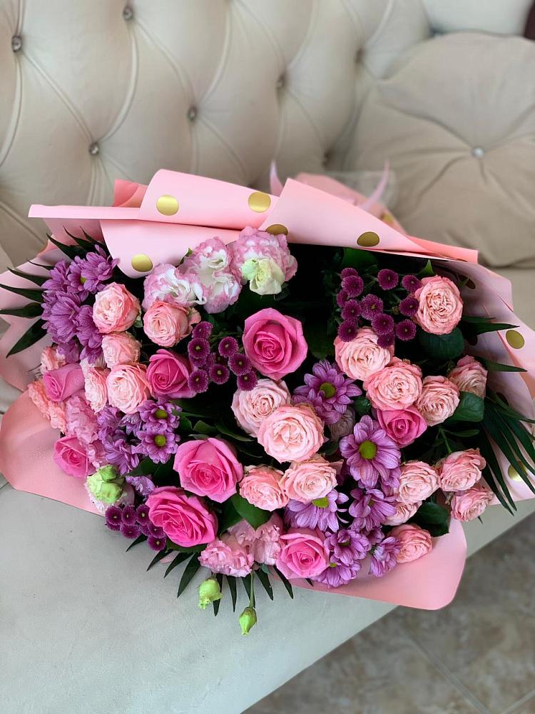 Букет цветов из: Хризантемы, Розы и Лизиантусы в Рассыльной