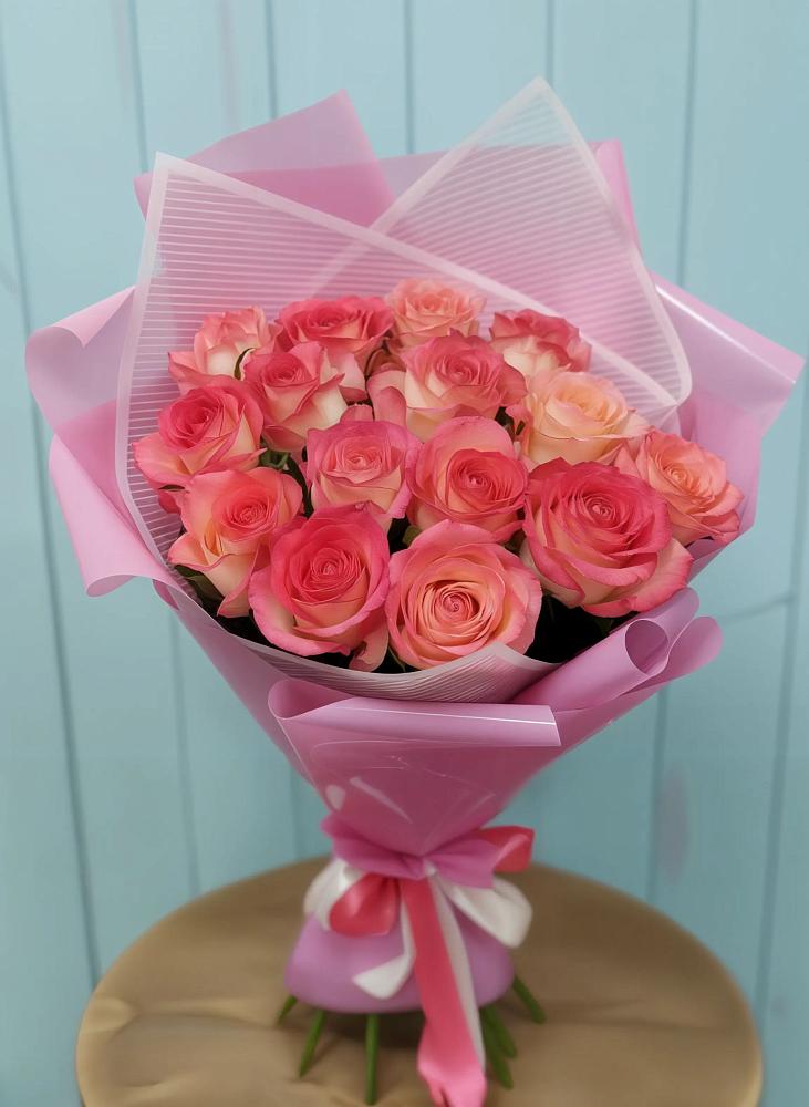 Букет 15 Розовых роз Равель в Рассыльной
