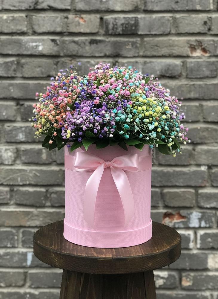 Цветочная композиция из Гипсофила и Розы в шляпной коробке в Рассыльной