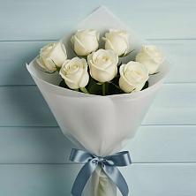 Букет 7 Белых роз Эдлесс Лав в Рассыльной