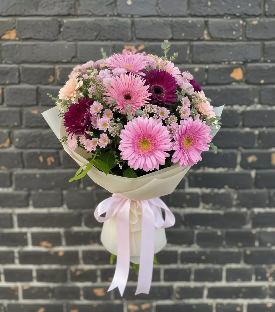 Букет цветов из: Герберы и Хризантемы в Рассыльной