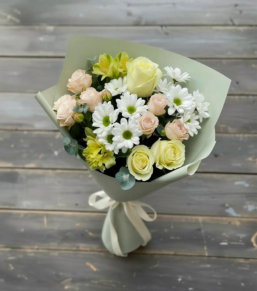 Букет цветов из: Альстромерии, Розы и Хризантемы в Рассыльной