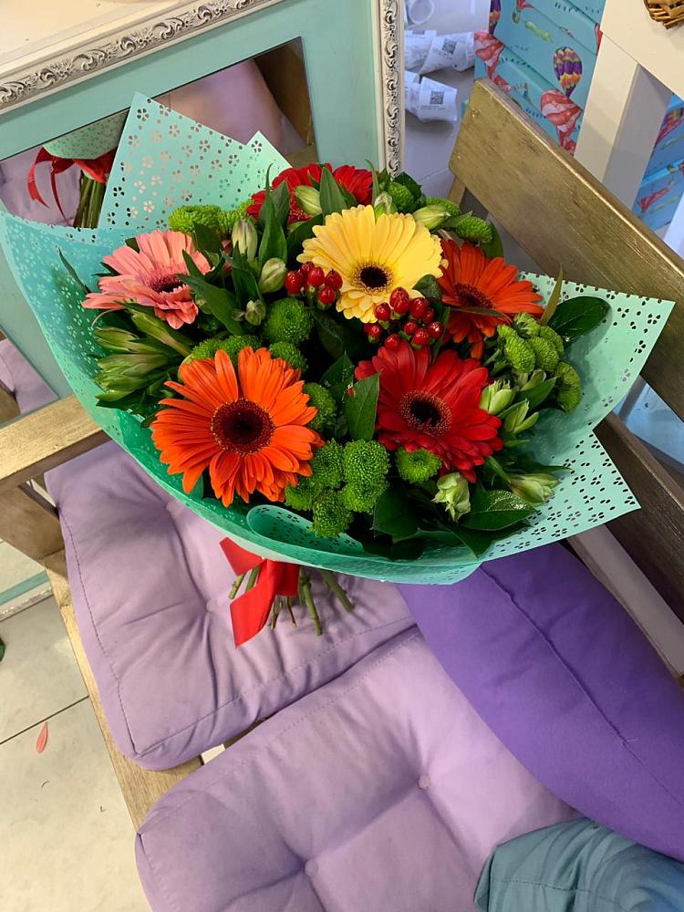 Букет цветов из: Герберы, Хризантемы и Альстромерии в Рассыльной