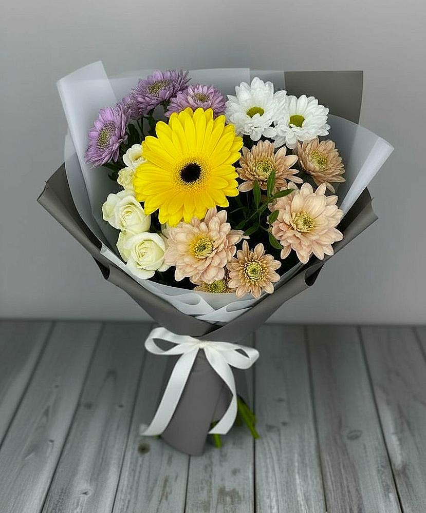 Букет цветов из: Розы, Герберы и Хризантемы в Рассыльной