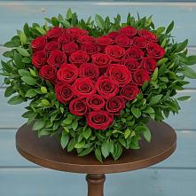 Цветочная композиция из Розы в виде сердца в Рассыльной