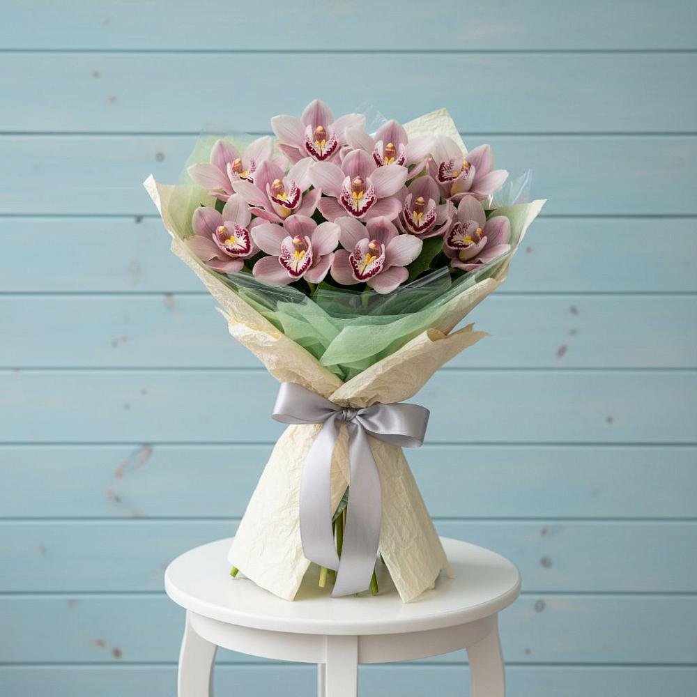 Букет цветов из: Орхидеи и Розы в Рассыльной