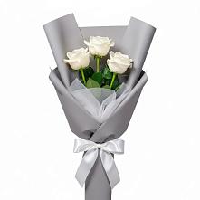 Букет 3 белые розы в Рассыльной