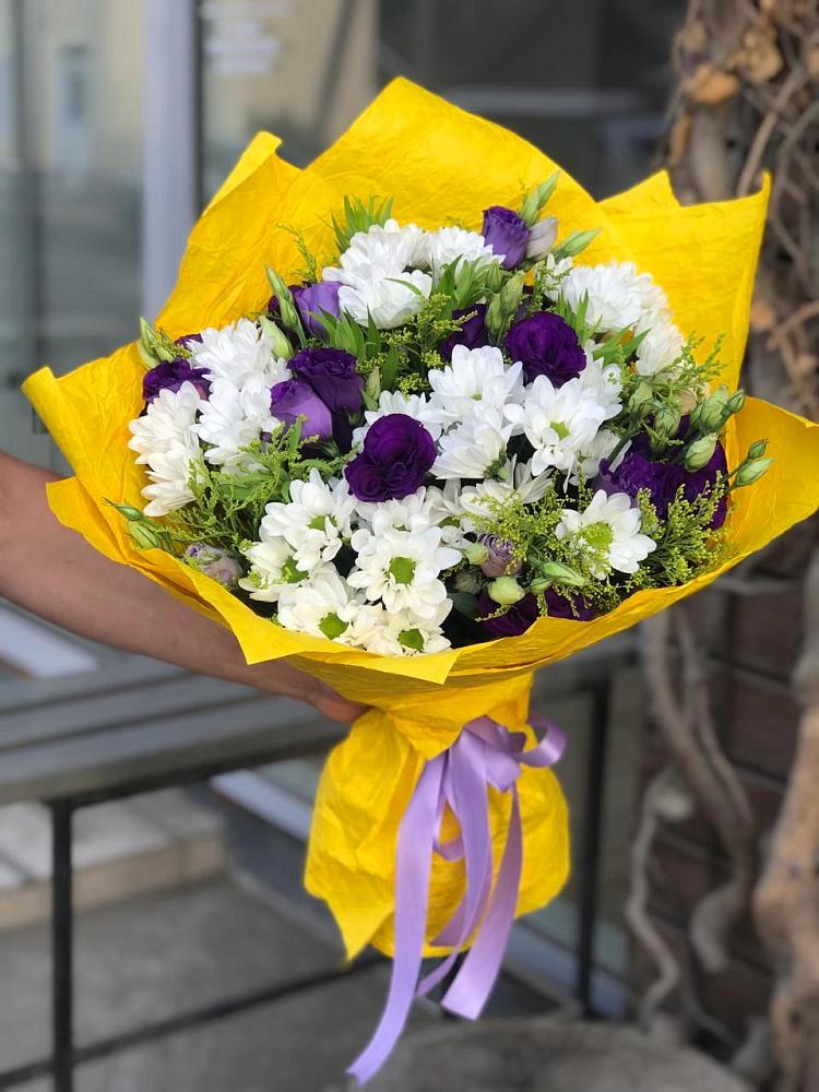 Букет цветов из: Ирисы, Хризантемы и Ромашки в Рассыльной