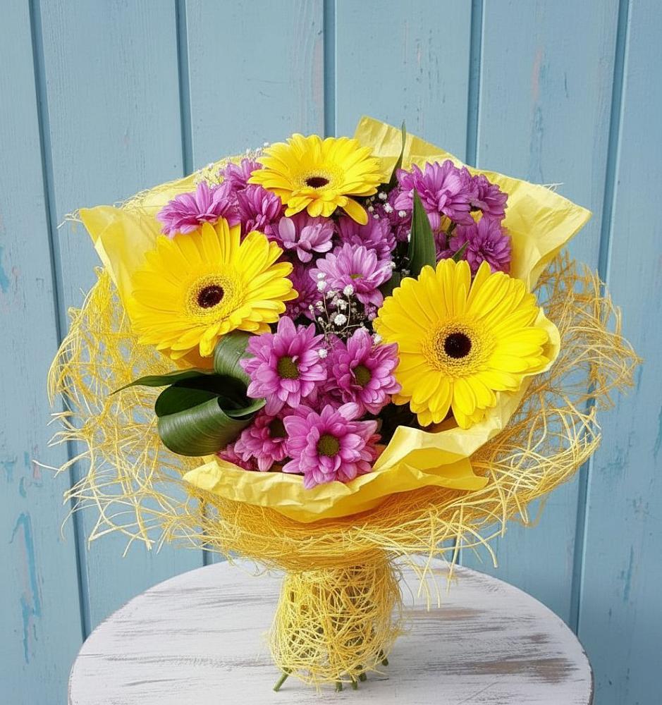 Букет цветов из: Хризантемы и Герберы в Рассыльной