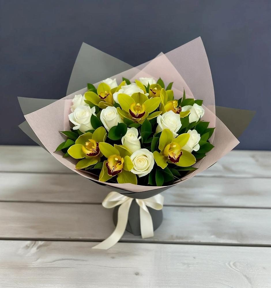 Букет цветов из: Орхидеи и Розы в Рассыльной