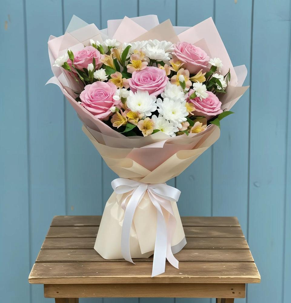 Букет цветов из: Гвоздики, Орхидеи и Розы в Рассыльной