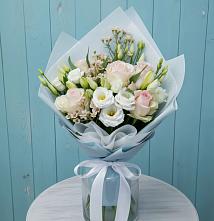 Букет цветов из:  Розы и Лизиантусы в Рассыльной