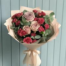 Букет цветов из:  Гвоздики и Розы в Рассыльной