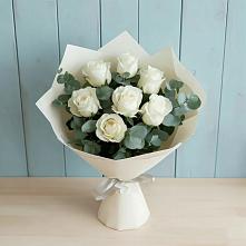 Букет Белые розы в Эвкалипте в Рассыльной
