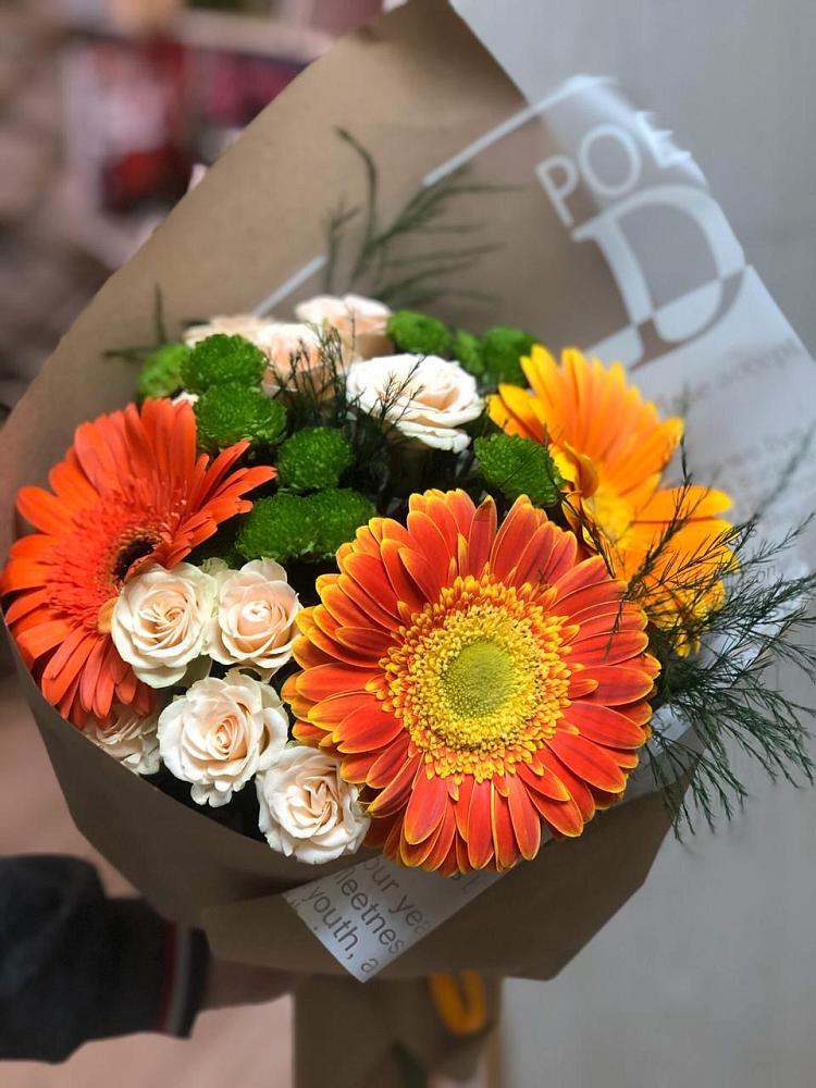 Букет цветов из: Герберы, Хризантемы и Розы в Рассыльной