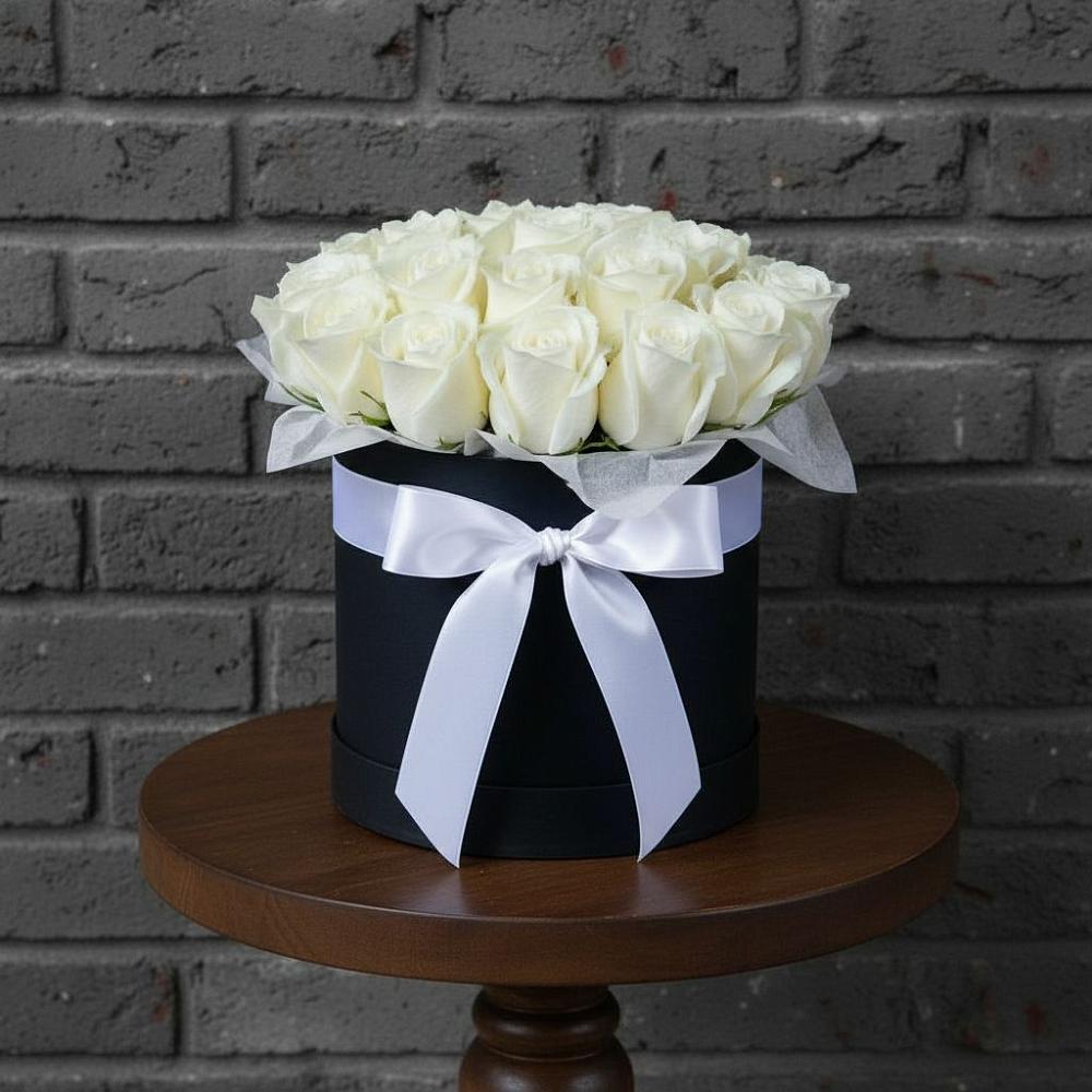 Цветочная композиция из Розы в шляпной коробке в Рассыльной