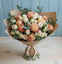 Букет цветов из:  Альстромерии и Розы в Рассыльной